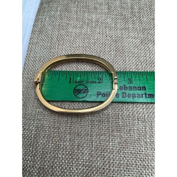 Vintage Swan Swarovski Crystal Rhinestone Hinged Bangle Bracelet Signed READ - Picture 9 of 9